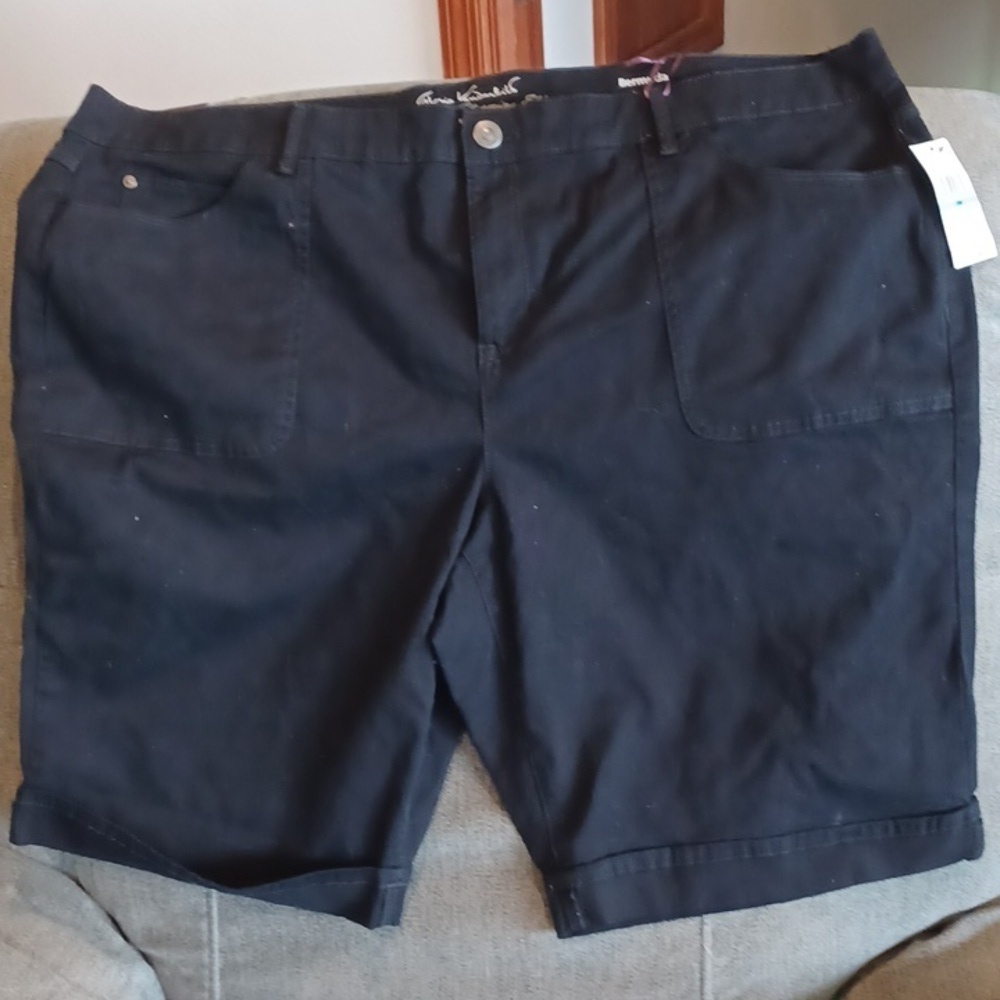 Gloria Vanderbilt Rachel Slimming Bermuda Shorts NWT, 20W, black